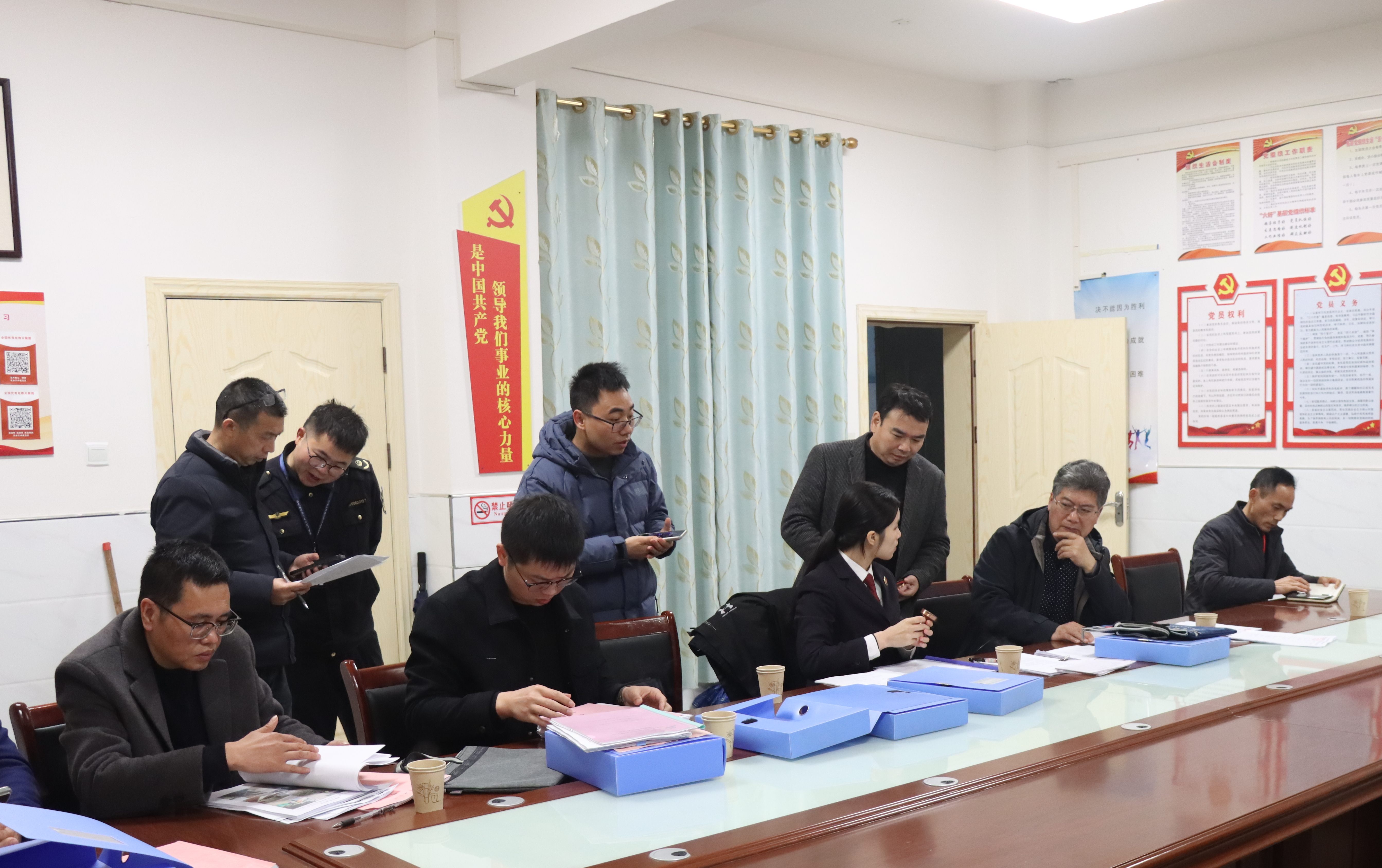 ��С�ɳ�¶��ר������ϵ��֮����չУ԰�ܱ߻���ר������